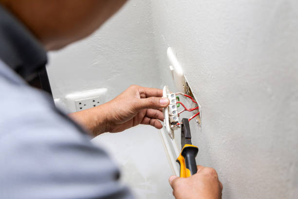 Best Affordable Emergency Electrician  in Terre Du Lac, MO